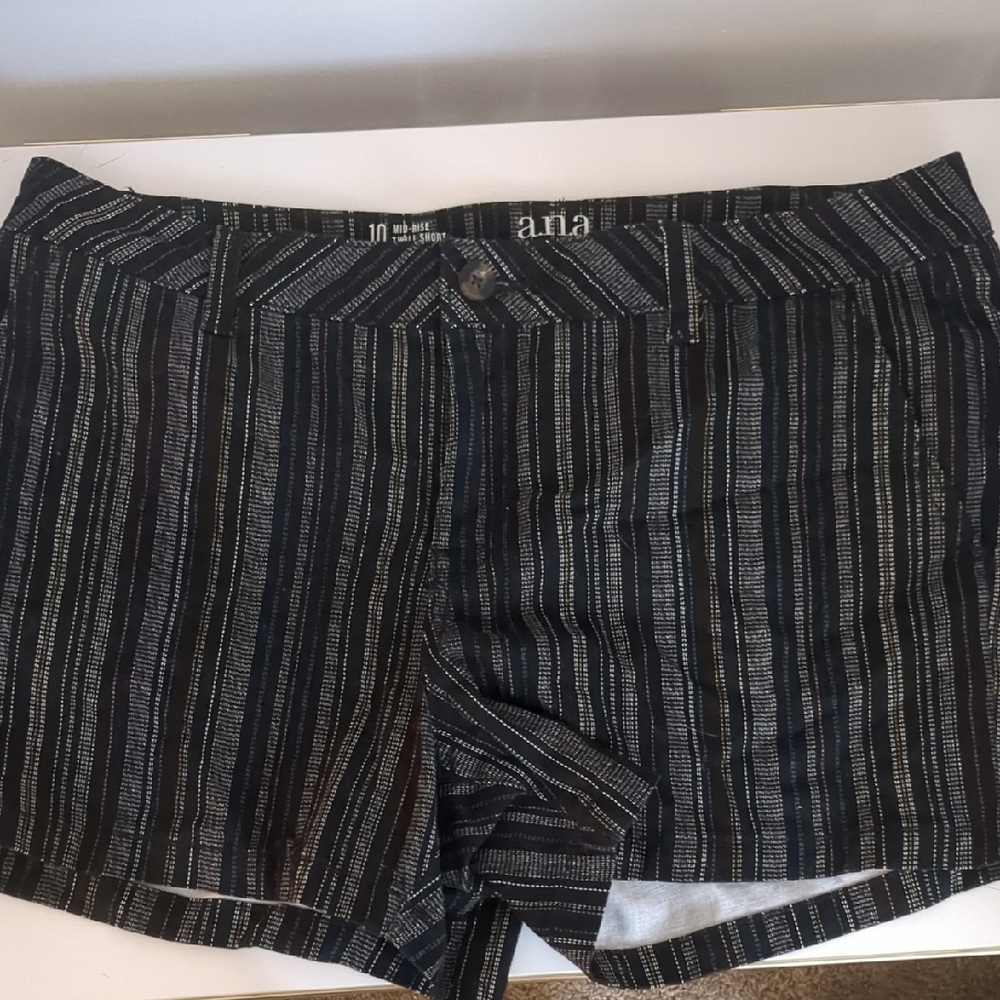 a.n.a Black and Multi-Color Striped Mid-Rise Twill Shorts 3.5" Inseam Size 10